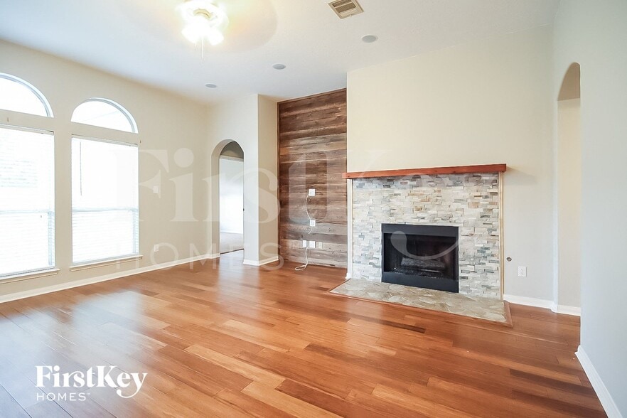 Building Photo - 1118 Chase Park Dr