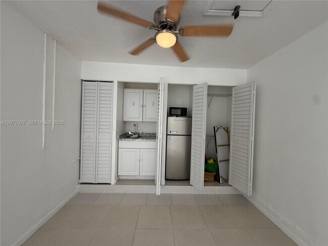 Building Photo - 16467 SW 50th Terrace
