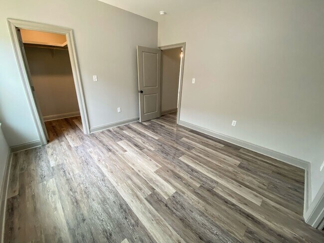 Building Photo - 2BR/2BA Duplex in Westlake – All-Inclusive Utility Option Available!
