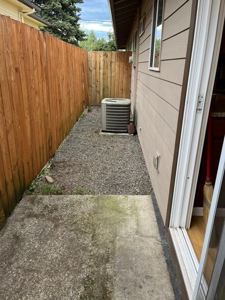 Building Photo - 3616 SE 67th Ave
