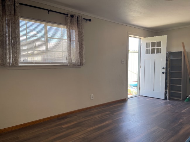 Building Photo - 739 Cashmere St