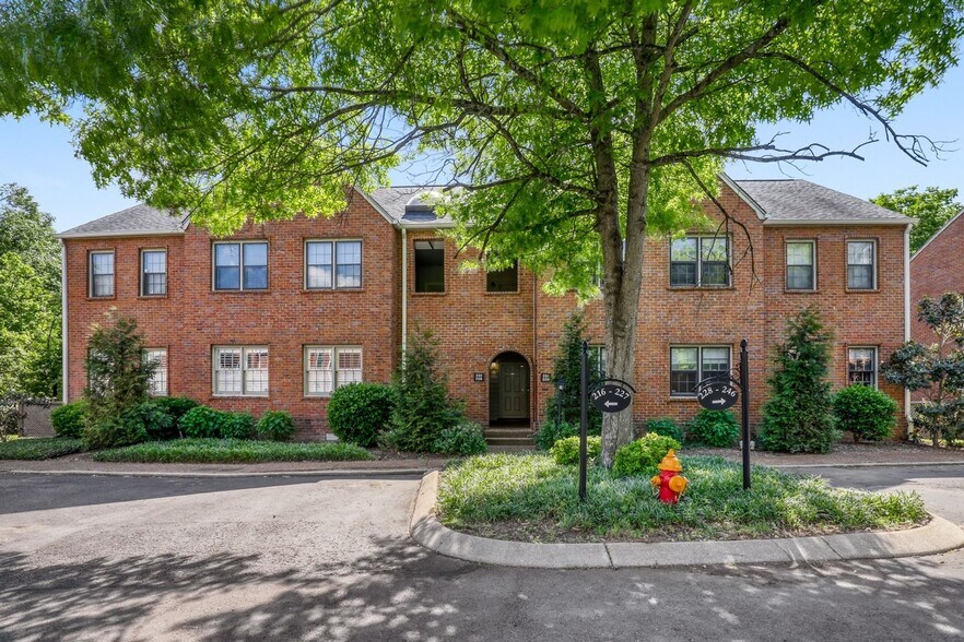 Building Photo - 229 Westchase Dr