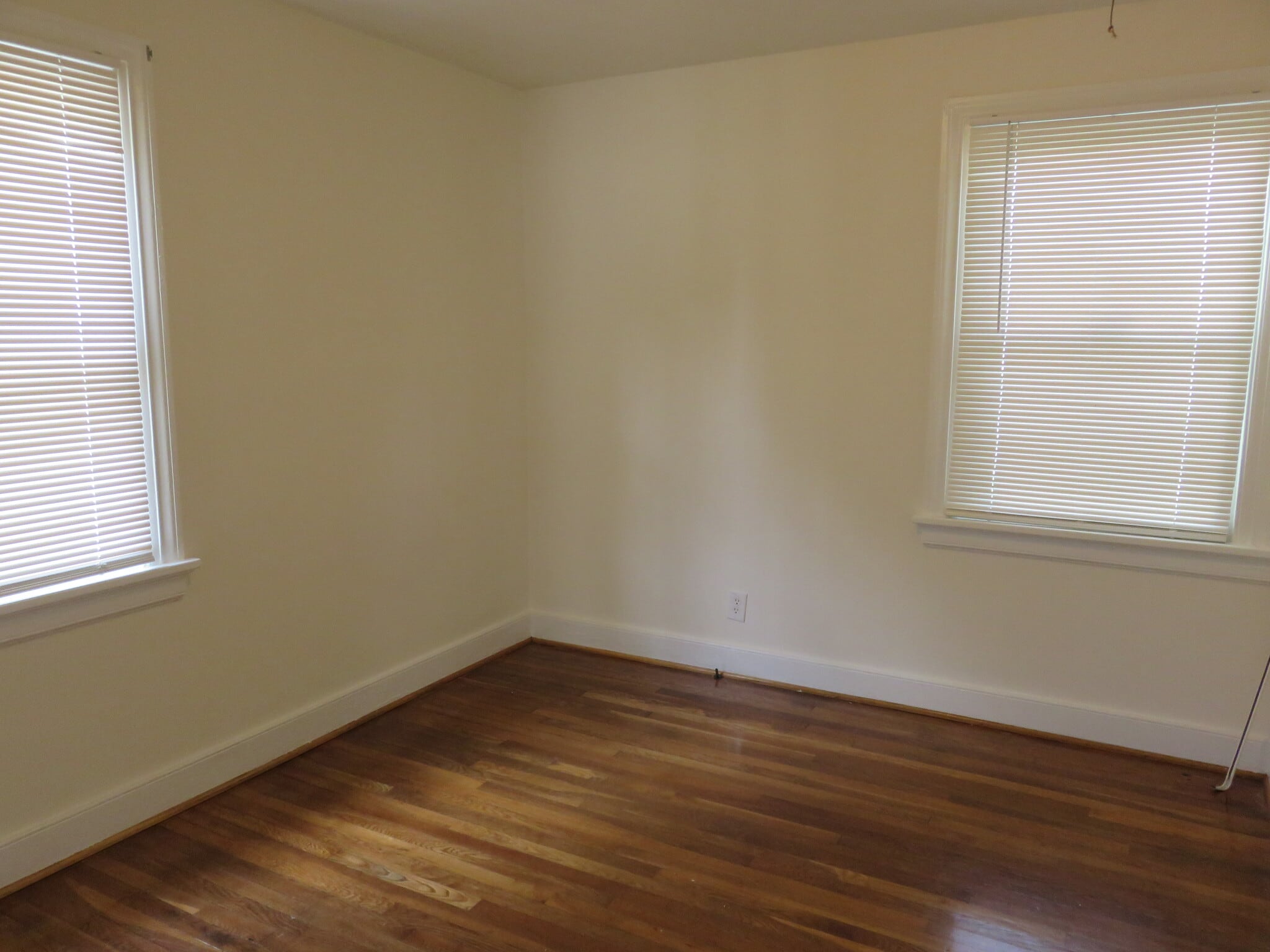 Building Photo - 2120 Shirleydale Ave