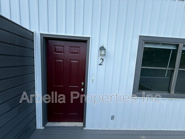 Building Photo - 390 Erwin Hwy