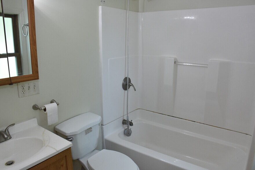 Building Photo - 539 North St