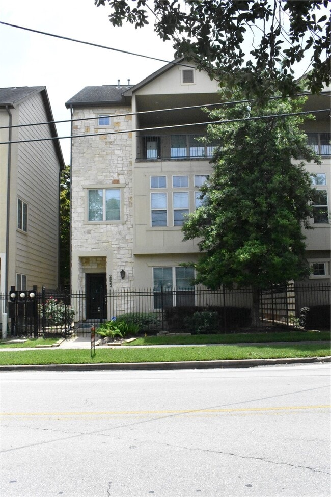 Building Photo - 2922 Leeland St