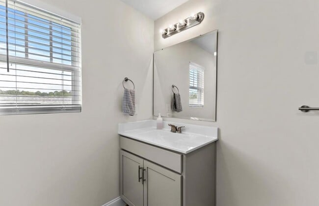 Building Photo - 224 Fishburn Dr