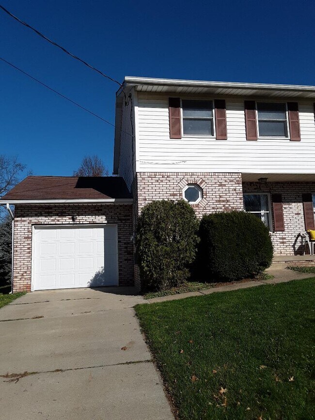 Building Photo - 3617 Mount Pleasant St NW