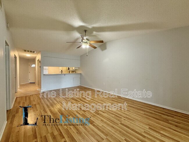 Building Photo - 2131 Ridge Rd S