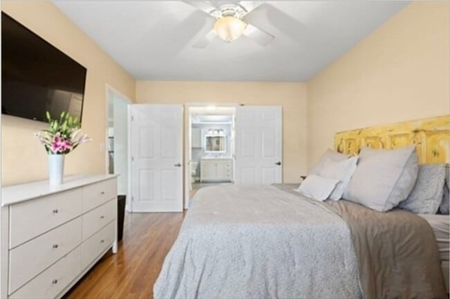 Building Photo - 10 Seaport Dr