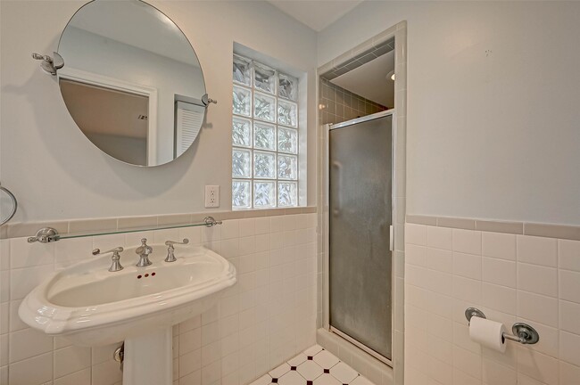 Building Photo - 5734 Spellman Rd