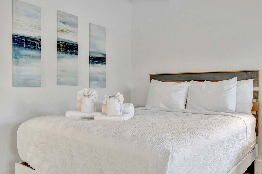 Building Photo - 611 Destiny Dr