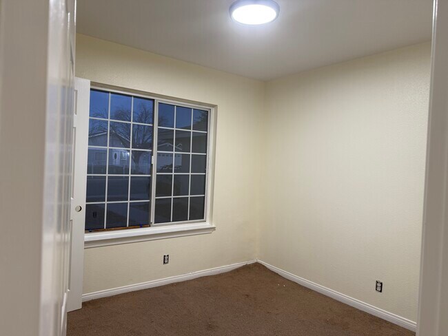 Building Photo - 42921 Alexo Dr