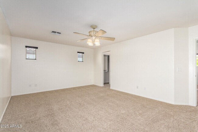 Building Photo - 2258 S Ponderosa Dr
