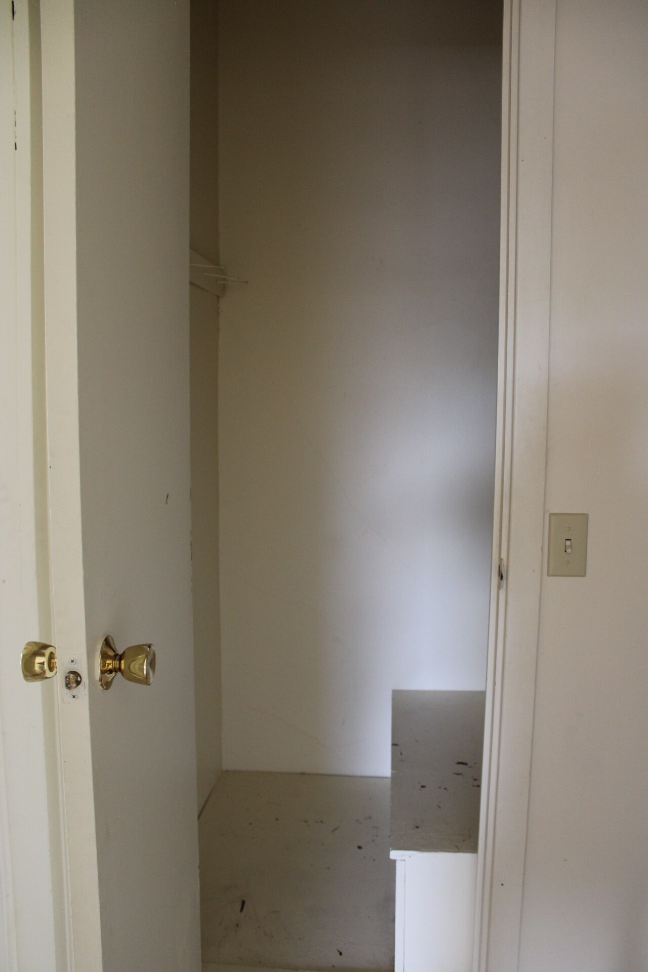 Building Photo - 132 N White St