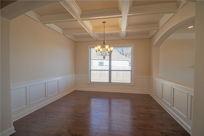 Building Photo - 5503 SW Lavender Ln