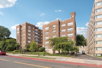 Building Photo - Oaklawn Apartments