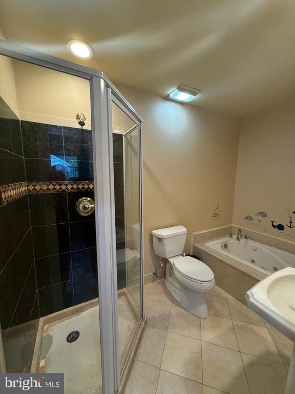 Building Photo - 3332 Philmont Ave