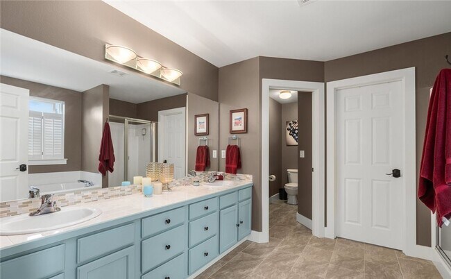 Building Photo - A Gorgeous Home with 4 Bed and 2.5 Bath