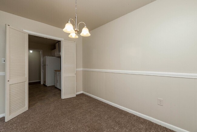 Building Photo - Looking for a 2 bedroom (1 bed w Den/additional small bedroom)