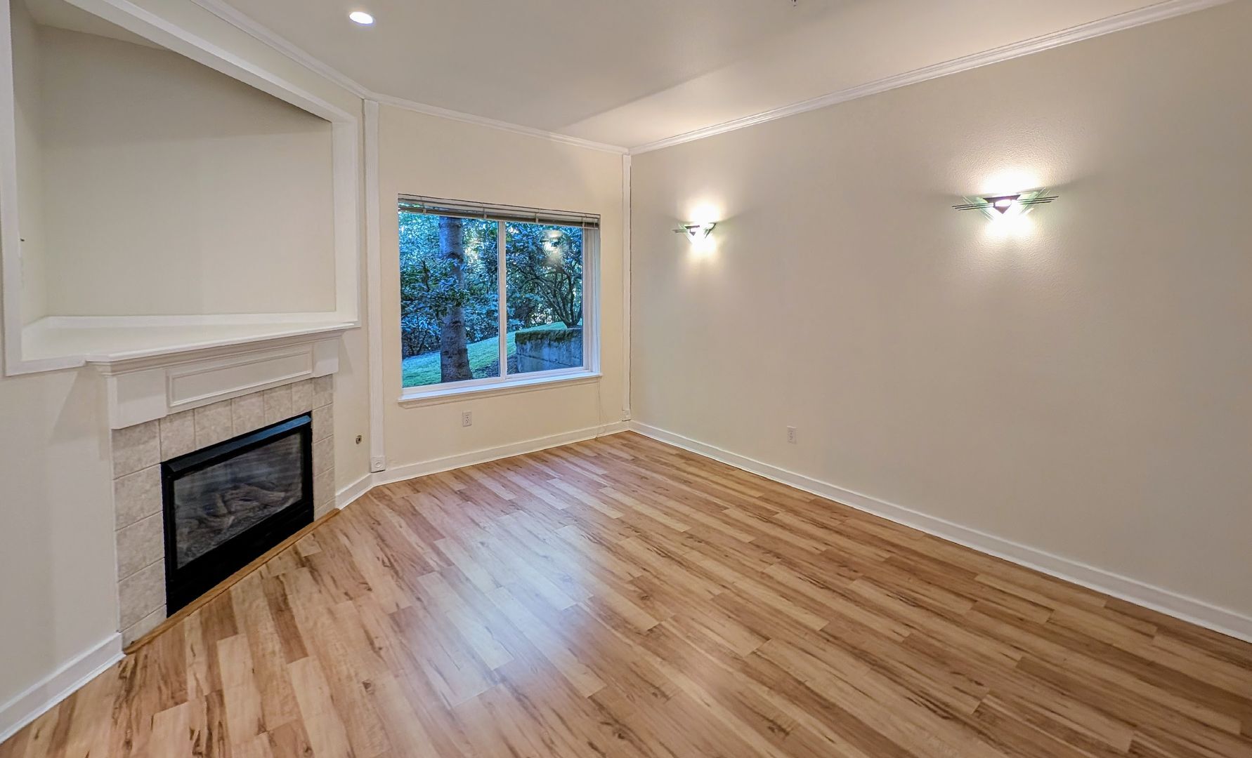Building Photo - 12118 NE 171st Pl
