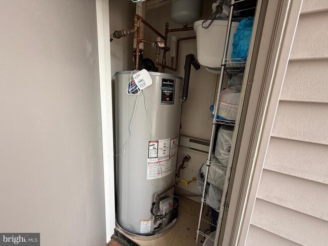 Building Photo - 266 Carson Terrace