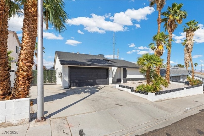 Primary Photo - 4092 Ridgewood Ave