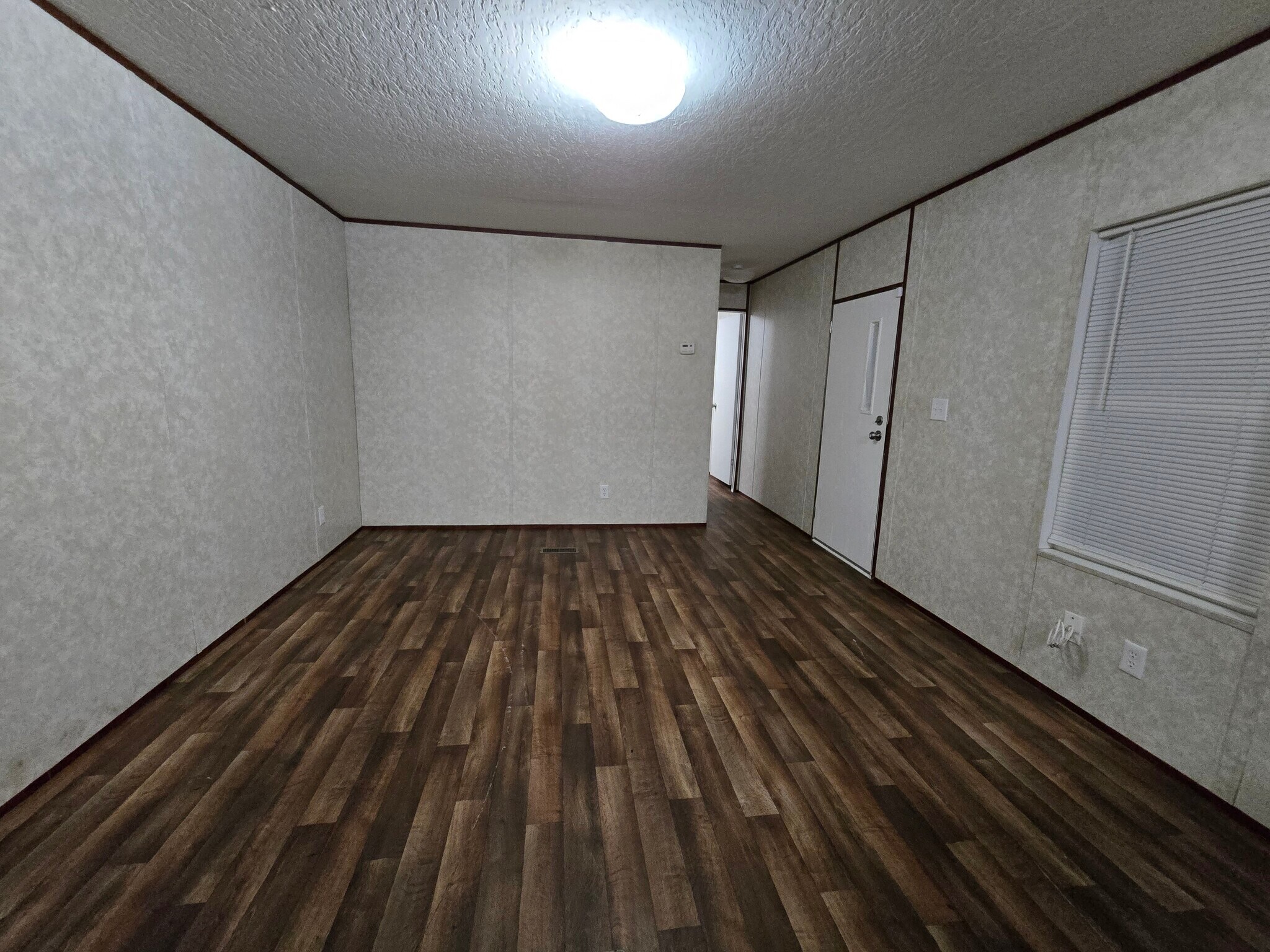 Building Photo - 1431 W 22nd St