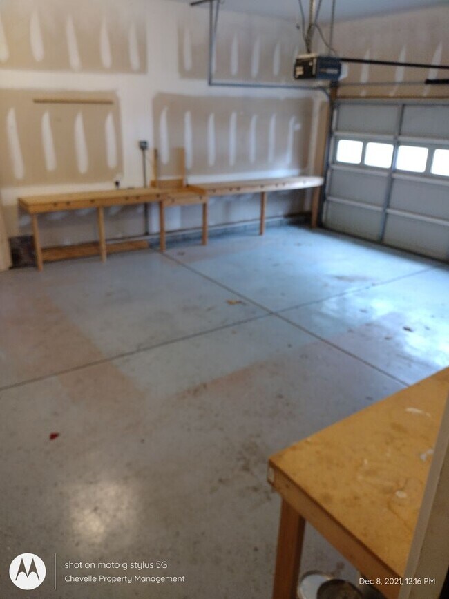 Building Photo - Beautiful 5 bedroom FOR RENT