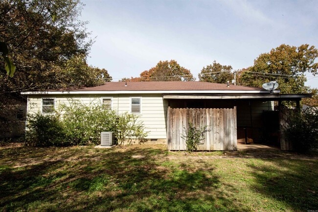 Building Photo - 1524 E Lee Ave