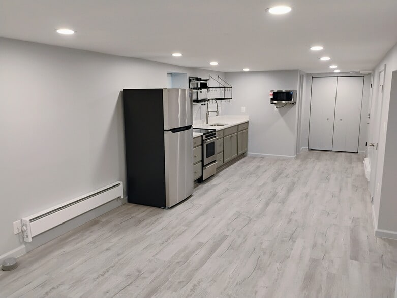 Building Photo - 3609 W Forest Park Ave