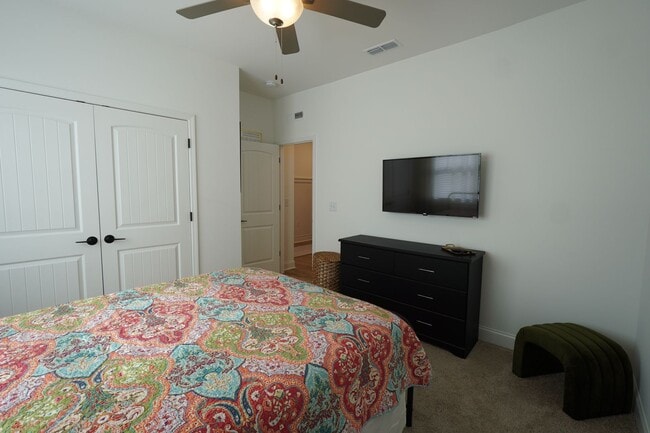 Building Photo - MOVE IN DATE MUST BE SCHEDULED 14 DAYS FROM PAYING SECURITY DEPOSIT.