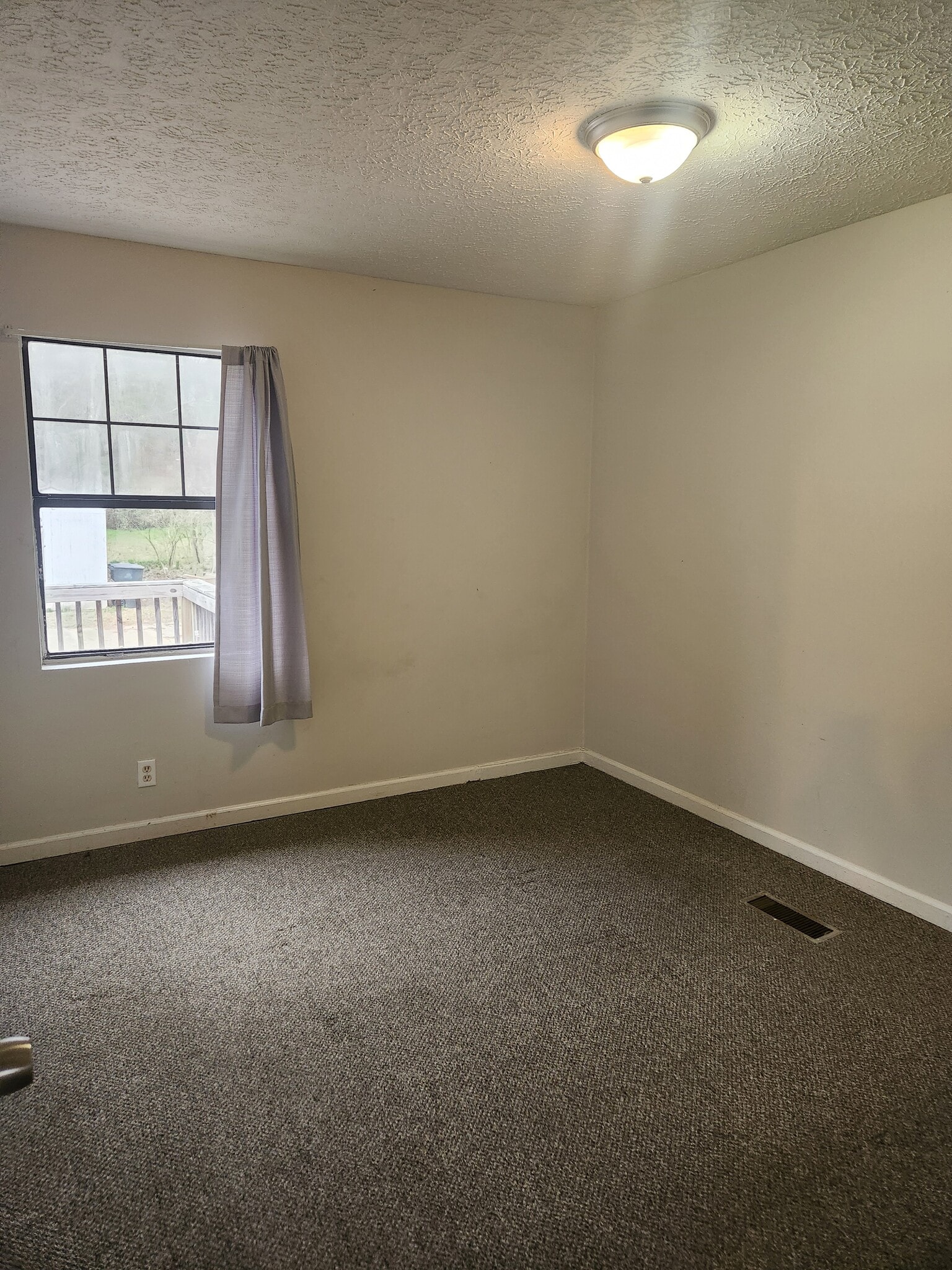 Building Photo - 3109 Wildwood Dr