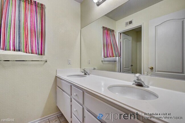 Building Photo - 4 br, 3 bath House - 18701 Caminito Pasade...