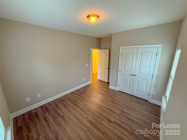 Building Photo - 128 Coral Rutledge Dr