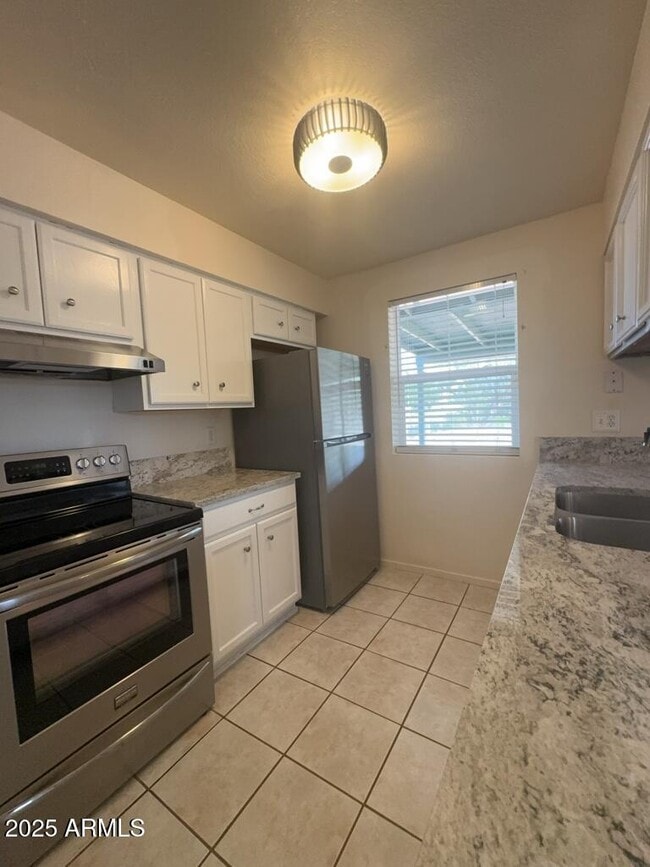 Building Photo - 5030 E Evergreen Dr