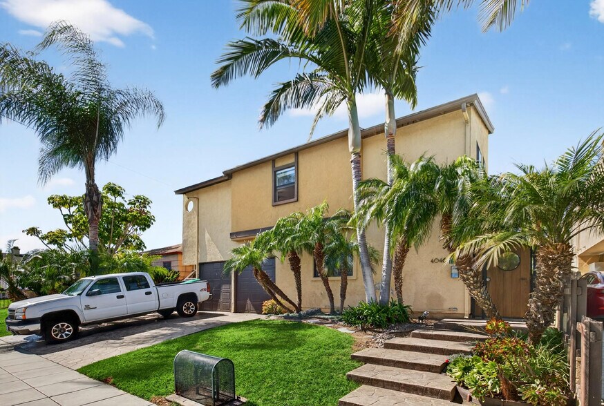 Building Photo - 4046 Iowa St