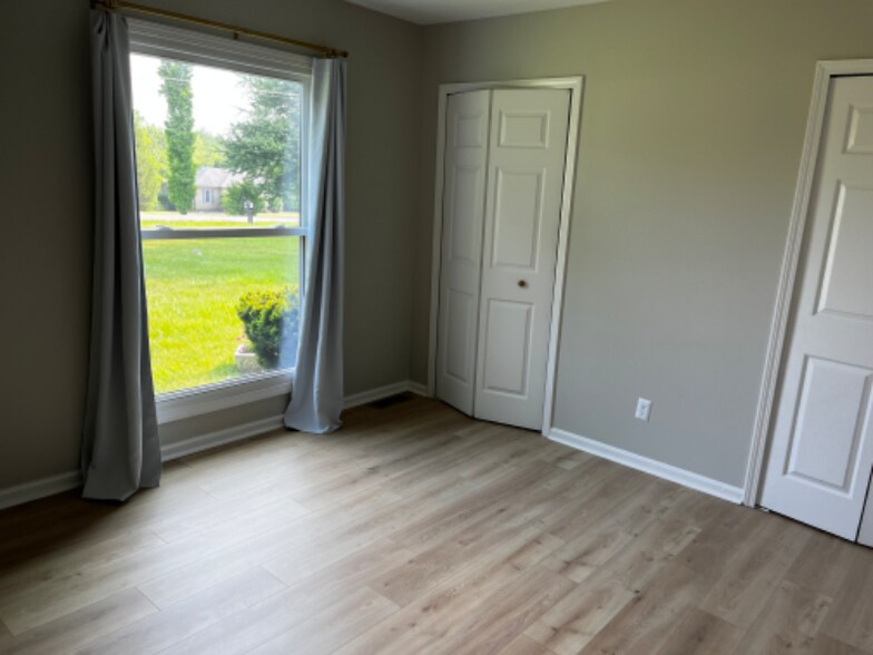 Building Photo - 3905 Carriage Hill Dr