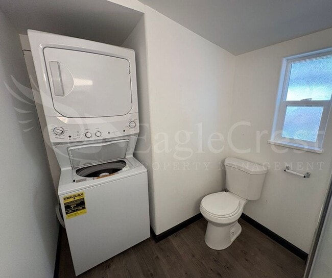 Building Photo - One Bedroom Cottage