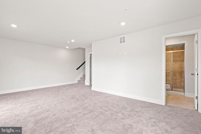 Building Photo - 7754 Meander Ct S