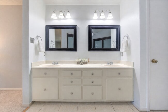 Building Photo - 7027 Brockington Dr