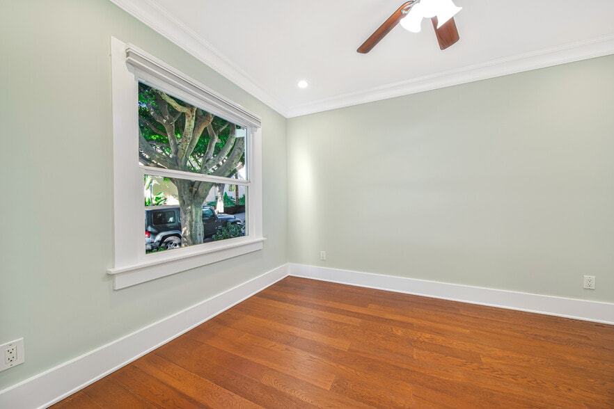 Building Photo - 240 Ashland Ave