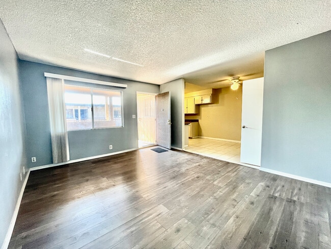 Building Photo - 2501 W Redondo Beach Blvd