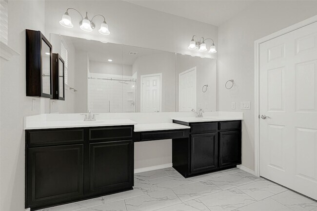 Building Photo - 1909 Monaco Memorial Ln