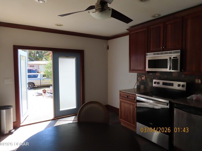 Building Photo - 112 Fox Pl