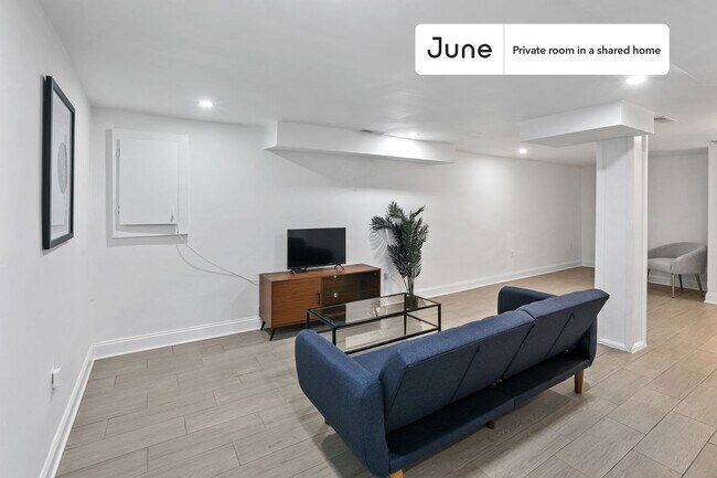 Building Photo - Room in Shared 5 bed/3.5 bath home