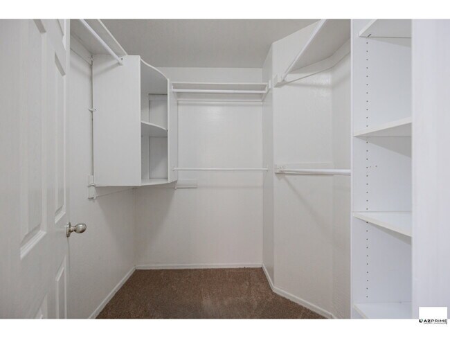 Building Photo - 6715 S 35th Dr