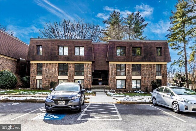 Building Photo - 5232 W Running Brook Rd