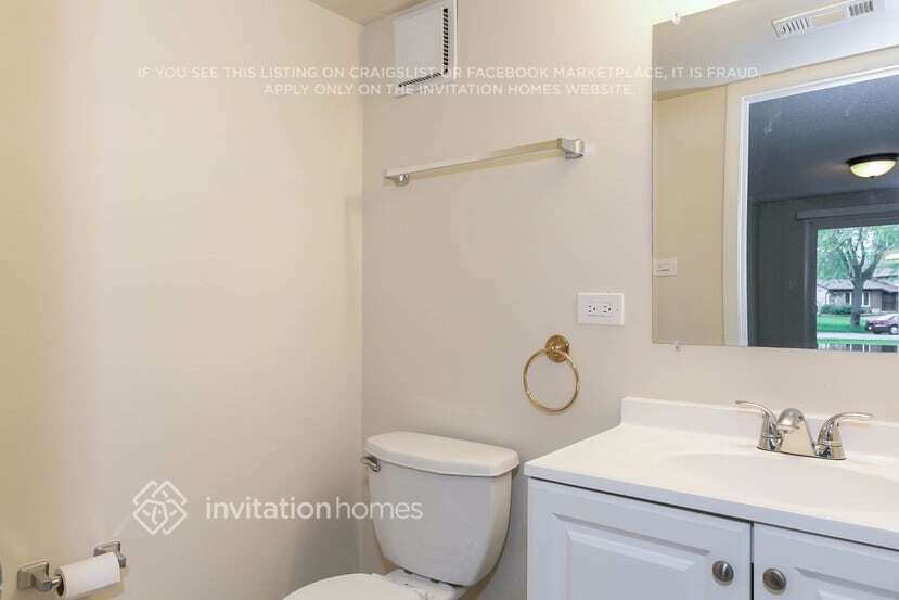 Building Photo - 5138 Riverside Dr