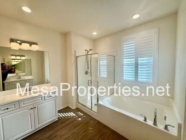 Building Photo - 3230 E Yountville Dr